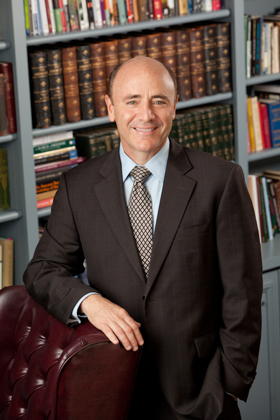 Dr. Carlos Campo